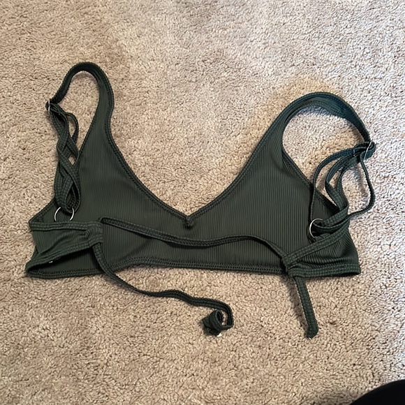 green ribbed bikini top, tie back, adjustable straps, great condition! - Picture 2 of 2